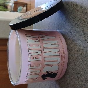 Bath & Body Works Sweet Carrot Cake Candle- Love Every Bunny